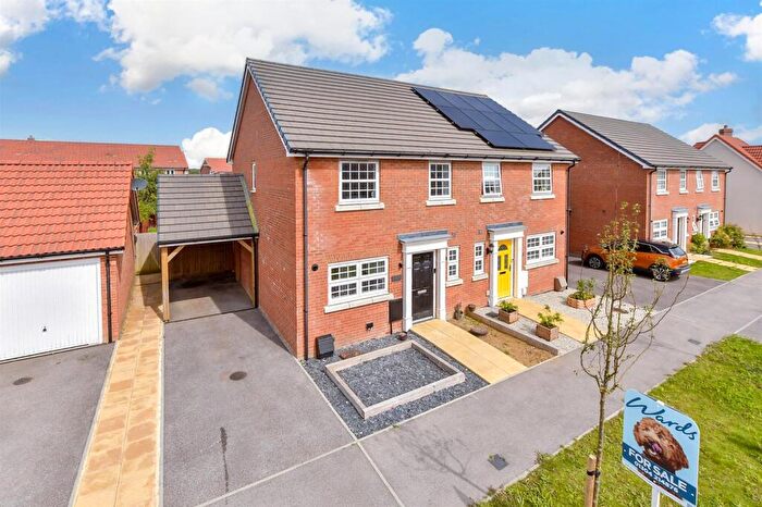 3 Bedroom Semi-Detached House For Sale In Wheatsheaf Square, Whitfield, Kent, CT16