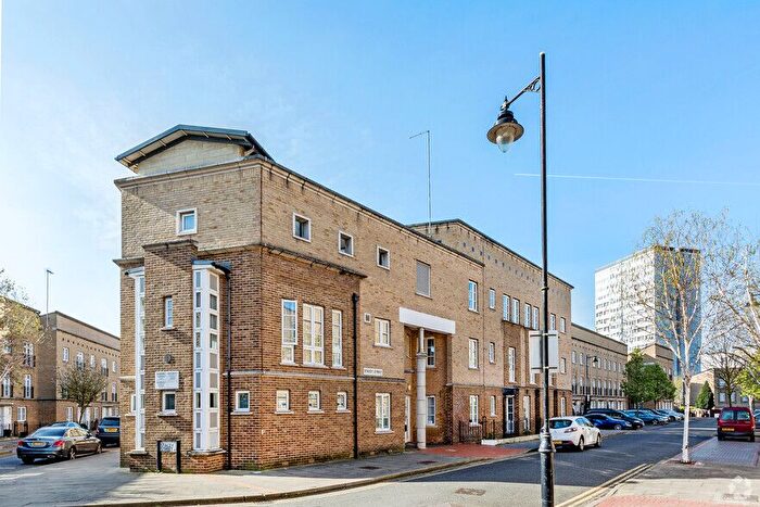 Studio To Rent In Stacey Street, London, N7