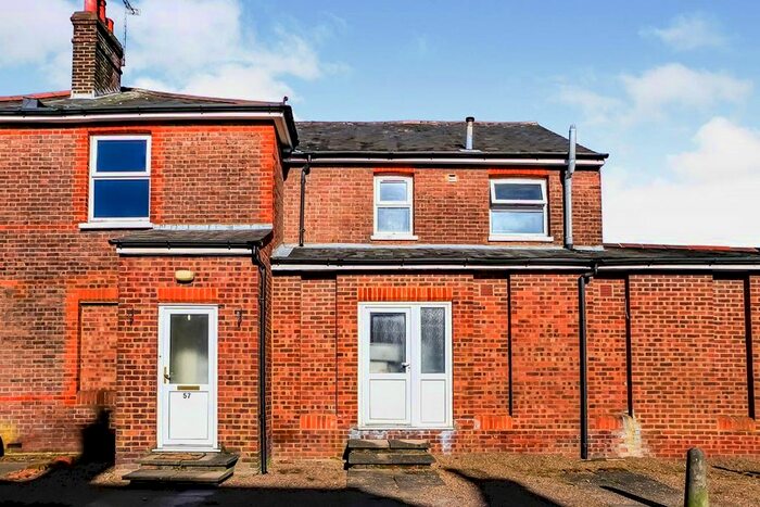 1 Bedroom Flat To Rent In Adrian Road, Abbots Langley, Hertfordshire, WD5