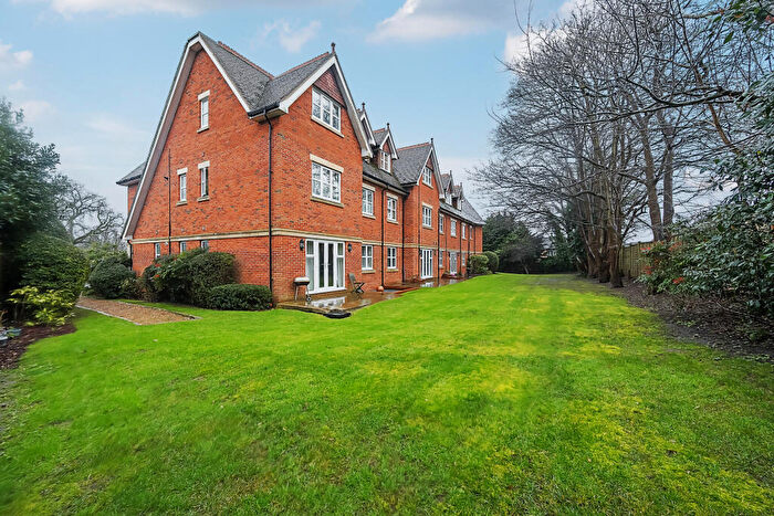 2 Bedroom Apartment For Sale In Upcross Gardens Reading, RG1