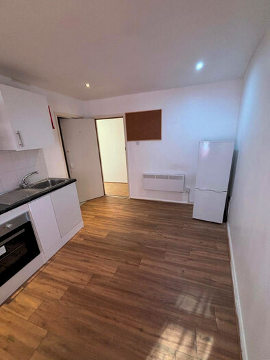 Studio To Rent In Wick Lane, Bow, London, E3