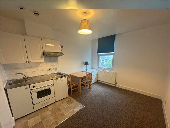 Studio To Rent In Cricklewood Broadway, London, NW2