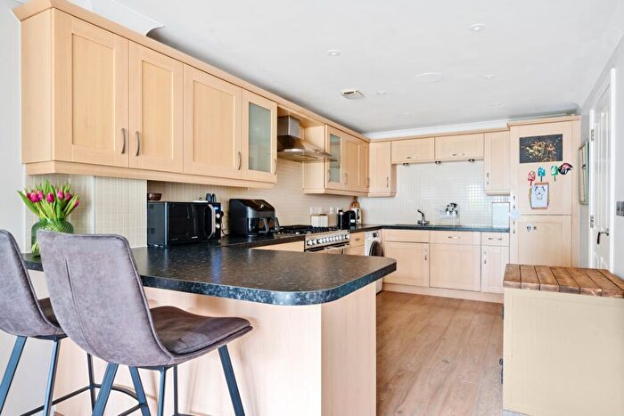 3 Bedroom End Of Terrace House For Sale In Atkinson Road, Hawkinge, CT18