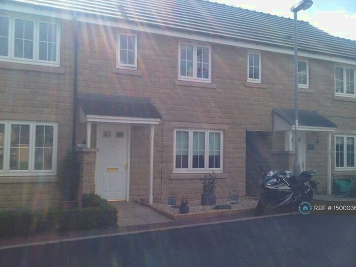 3 Bedroom Terraced House To Rent In School Street, Bingley, BD16