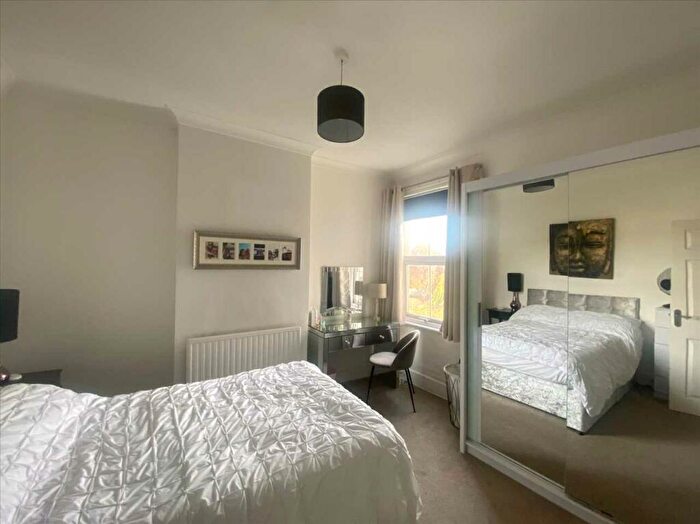 2 Bedroom Apartment To Rent In Leigh On Sea, SS9