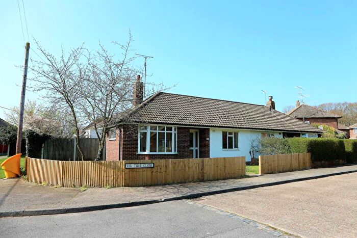 3 Bedroom Bungalow To Rent In Firtree Close, Rough Common, CT2