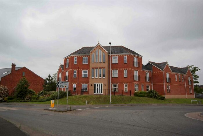 2 Bedroom Flat To Rent In Millenium Way, Cullompton, Devon, EX15