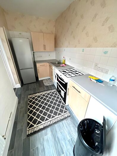 3 Bedroom Flat To Rent In Pragel Street, London, E13