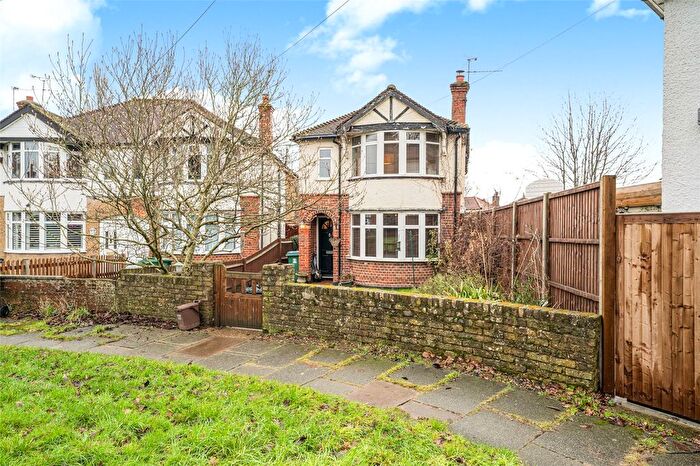 4 Bedroom Detached House For Sale In North Western Avenue, Watford, Hertfordshire, WD25