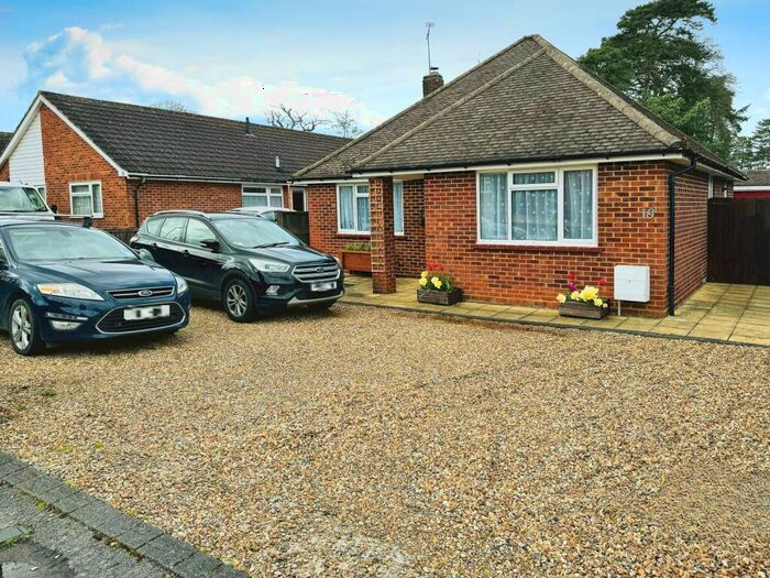 2 Bedroom Bungalow To Rent In Pondtail Road Fleet, GU51