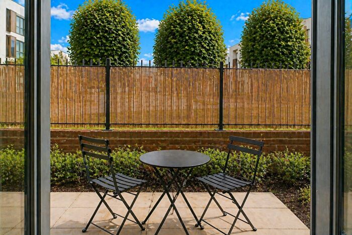 1 Bedroom Apartment For Sale In Knot Tiers Drive, Upton, Northampton, NN5