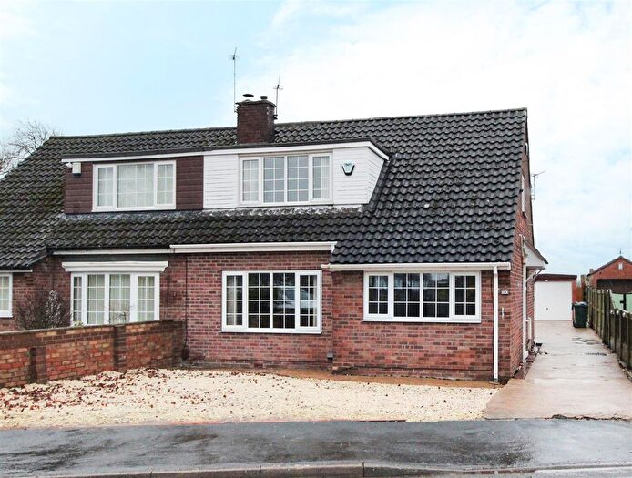 4 Bedroom Semi-Detached House For Sale In Brook Way, Arksey, Doncaster, DN5