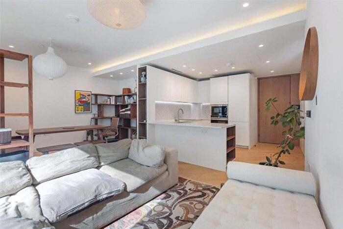 2 Bedroom Flat To Rent In Wood Crescent, Television Centre, White City, London, W12