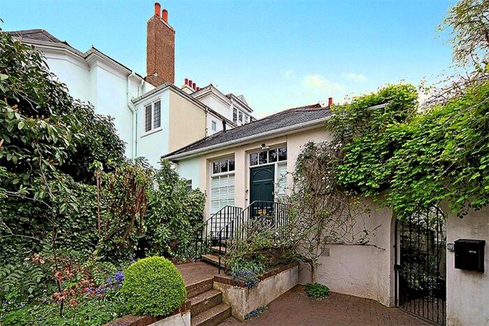 2 Bedroom Maisonette To Rent In Woodhayes Road, Wimbledon, SW19