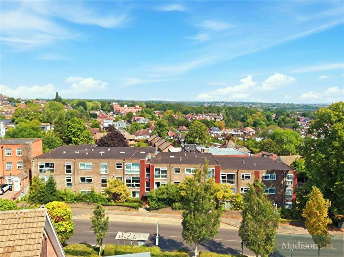 2 Bedroom Apartment For Sale In Palmerston Road, Buckhurst Hill, Essex, IG9