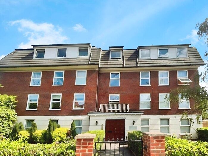 2 Bedroom Apartment To Rent In Old Park Road, Enfield, Middlesex, EN2