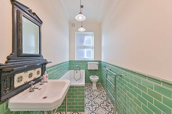 4 Bedroom Flat For Sale In Anerley Park, Anerley, London, SE20