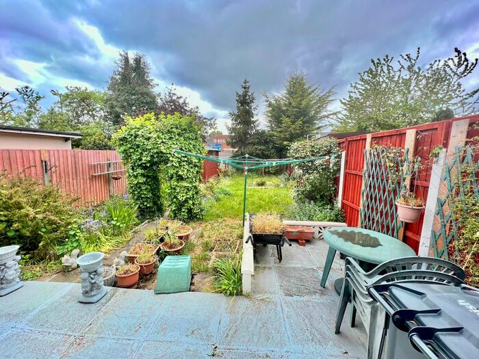 2 Bedroom Bungalow To Rent In Stanhope Park Road, Greenford, Greater London, UB6