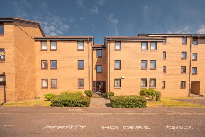 2 Bedroom Flat To Rent In Boat Green, Edinburgh, EH3