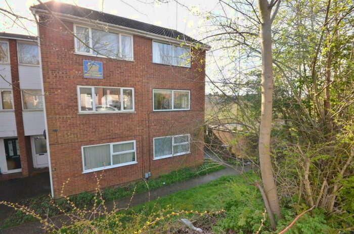 2 Bedroom Maisonette To Rent In Brendon Avenue, Close To Airport, LU2