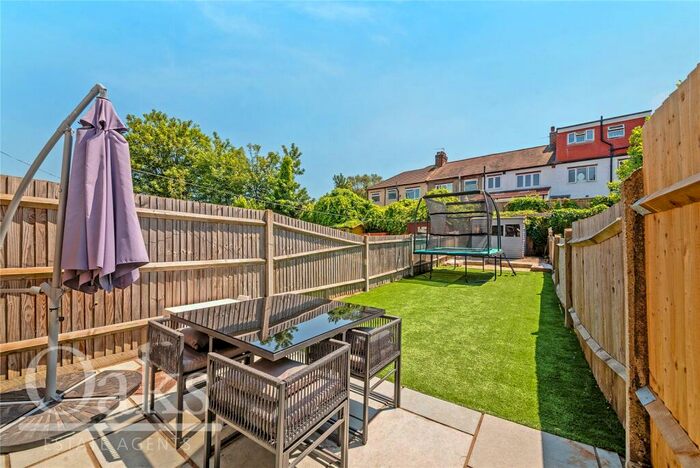 2 Bedroom Terraced House For Sale In Lakehall Road, Thornton Heath, CR7
