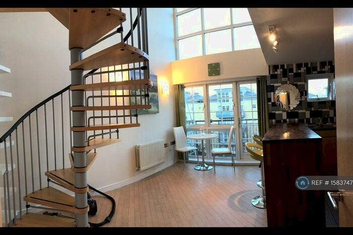 2 Bedroom Flat To Rent In Malt House Place, Romford, RM1