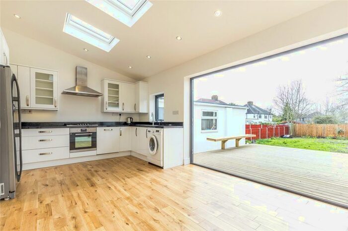 4 Bedroom Semi-Detached House To Rent In Cheam Common Road, Worcester Park, Surrey, KT4