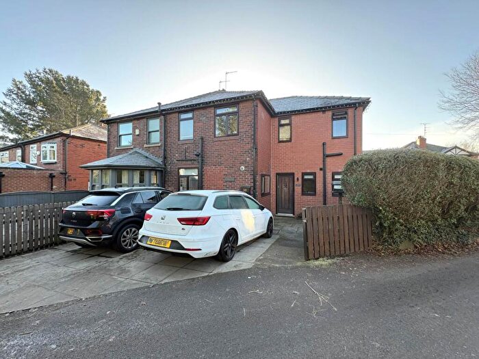 4 Bedroom Semi Detached House For Sale In Cragg Road, Chadderton, Greater Manchester, OL1