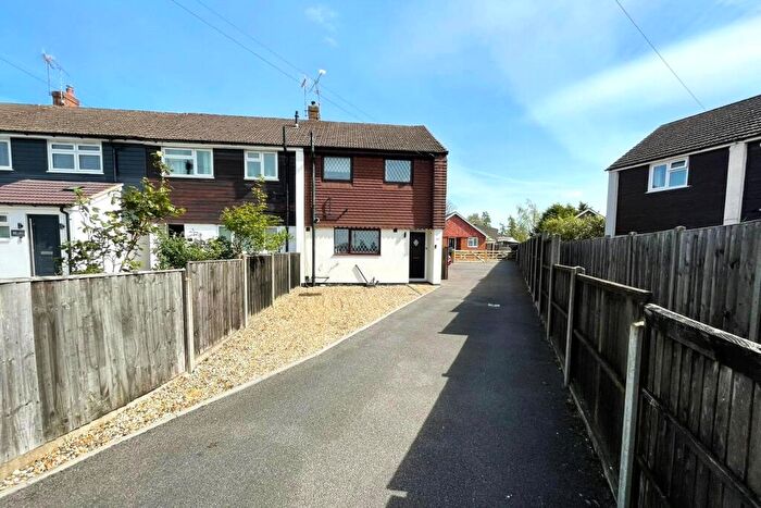 2 Bedroom End Of Terrace House For Sale In Ewins Close, Ash, Surrey, GU12