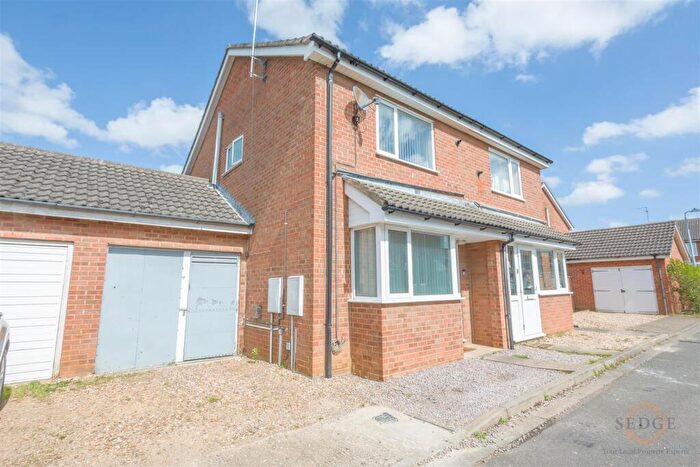 2 Bedroom Semi Detached House For Sale In Lancelot Way, Spalding, PE11
