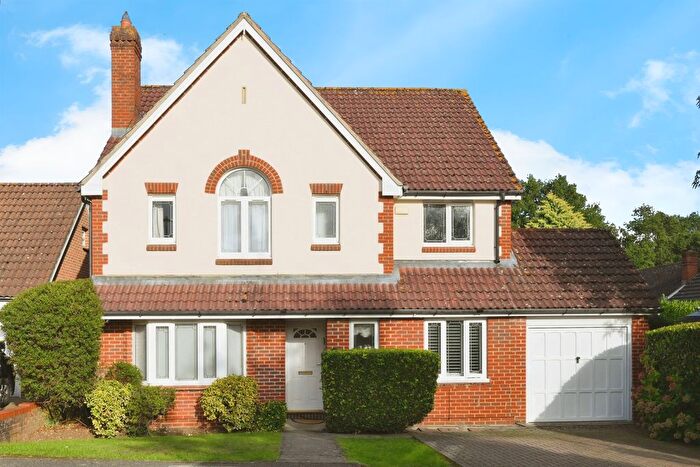 4 Bedroom Detached House For Sale In Gladding Road, Cheshunt, Waltham Cross, EN7