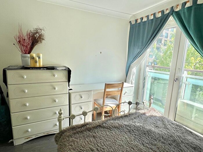1 Bedroom Flat To Rent In Woodland Crescent, London, SE16