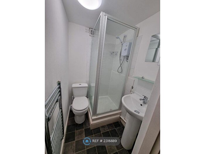 Studio To Rent In Great Cheetham Street West, Salford, M7