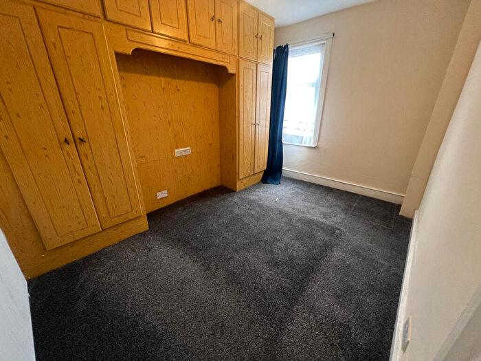 4 Bedroom Terraced House To Rent In Thorold Road, Ilford, IG1