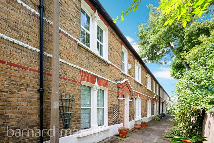 1 Bedroom Cottage For Sale In Lodge Avenue, East Sheen, London, SW14