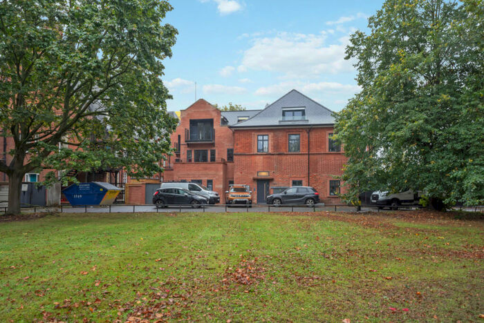 1 Bedroom Apartment To Rent In Lower Green West, Mitcham, CR4