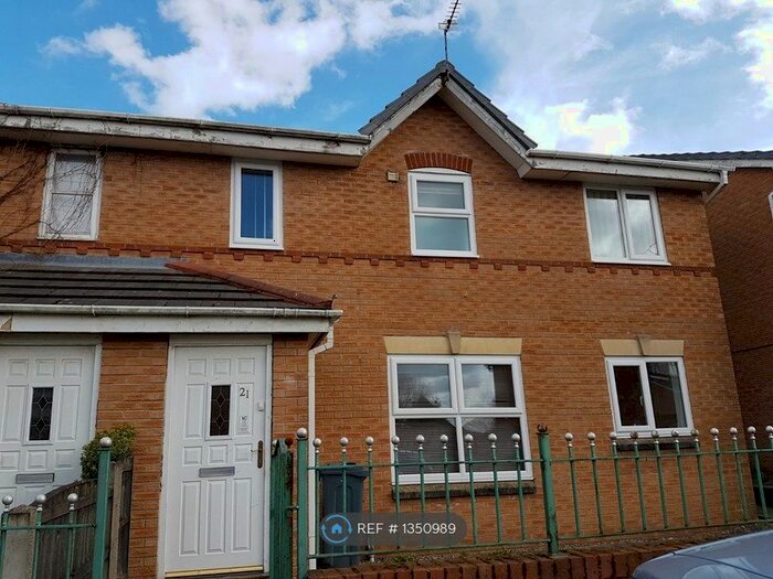 2 Bedroom Semi-Detached House To Rent In Mapledon Road, Manchester, M9