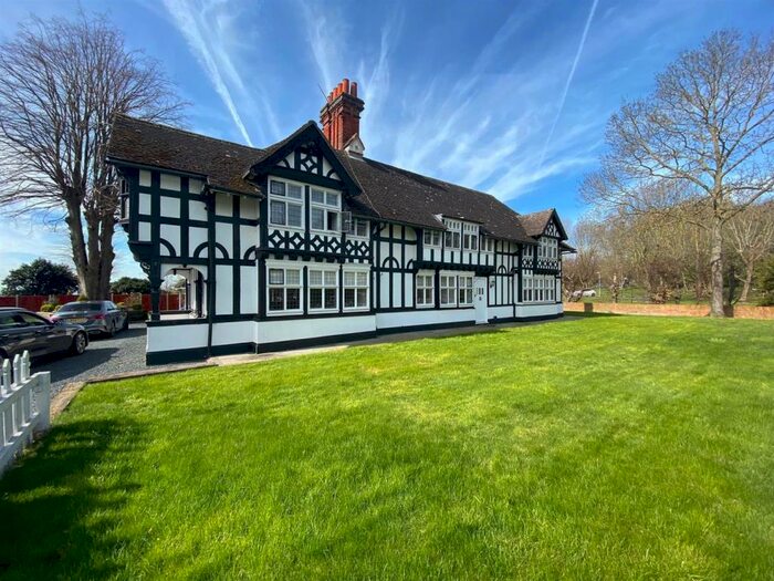 5 Bedroom Detached House To Rent In Great Warley Street, Great Warley, Brentwood, CM13