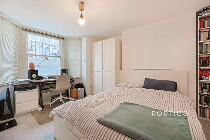 1 Bedroom Flat To Rent In Hopgood Street, London, W12