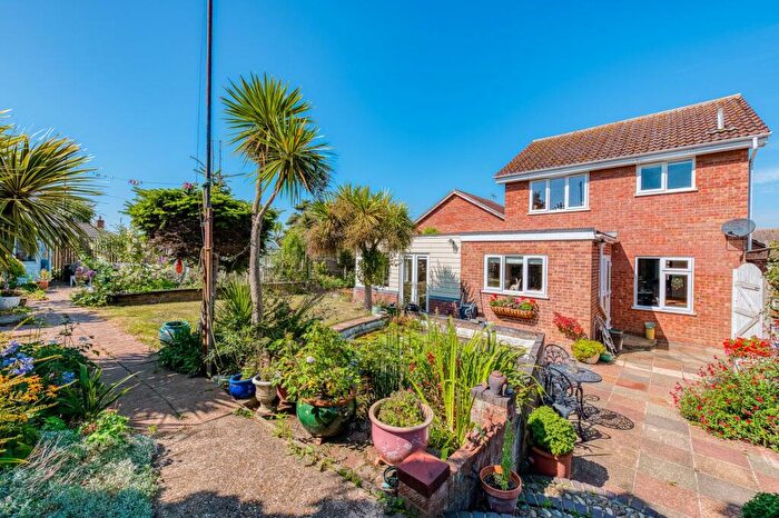 3 Bedroom Detached House For Sale In Bucknam Close, Kessingland, NR33