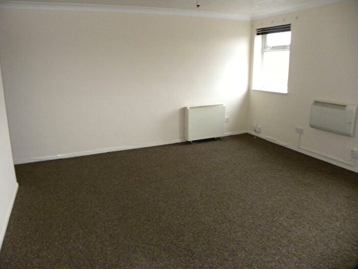 1 Bedroom Flat For Sale In Downs View, Mayfield Road, Dunstable, LU5