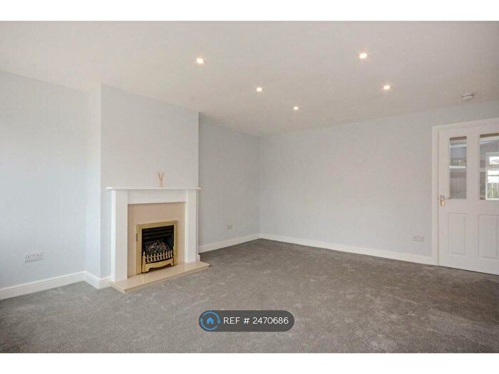 2 Bedroom Bungalow To Rent In Riber Close, Inkersall, Chesterfield, S43