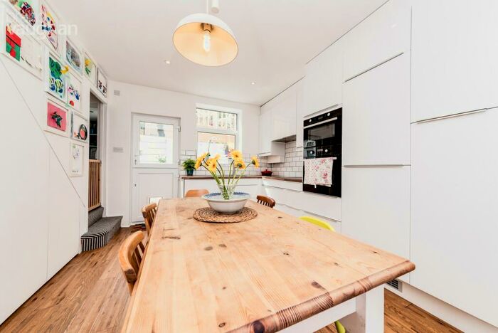 3 Bedroom Flat To Rent In Kingsley Road, Brighton, BN1