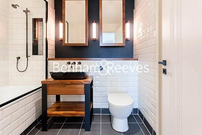 Property To Rent In Emery Way, London, E1W