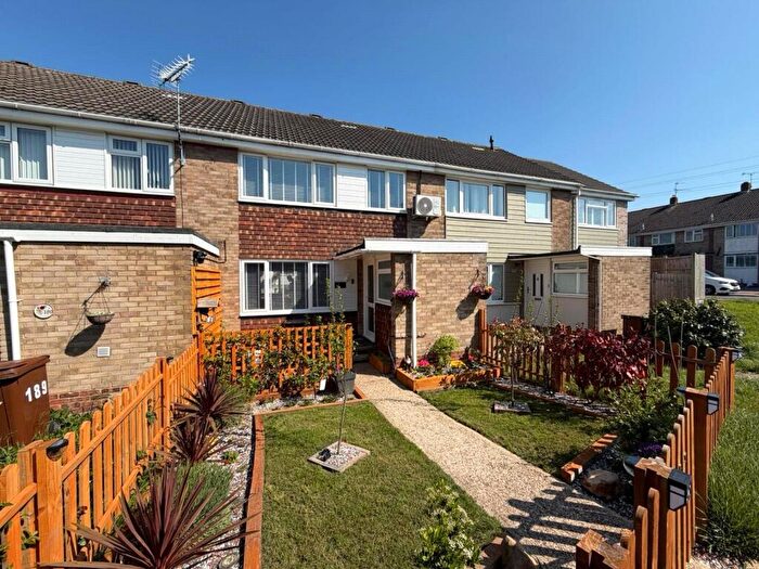 3 Bedroom Terraced House For Sale In Wakeley Road, Rainham, Gillingham, Kent, ME8