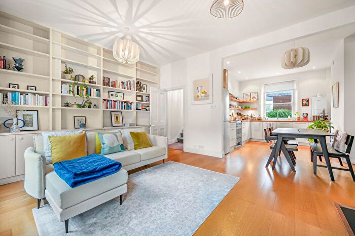 2 Bedroom Maisonette For Sale In Leverton Street, Kentish Town, NW5
