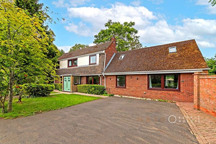 5 Bedroom Detached House For Sale In The Mount, Aspley Guise, MK17