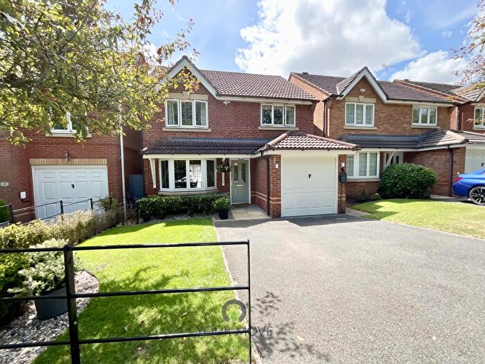 4 Bedroom Detached House For Sale In Old Stratford Road, Bromsgrove, Worcestershire, B60