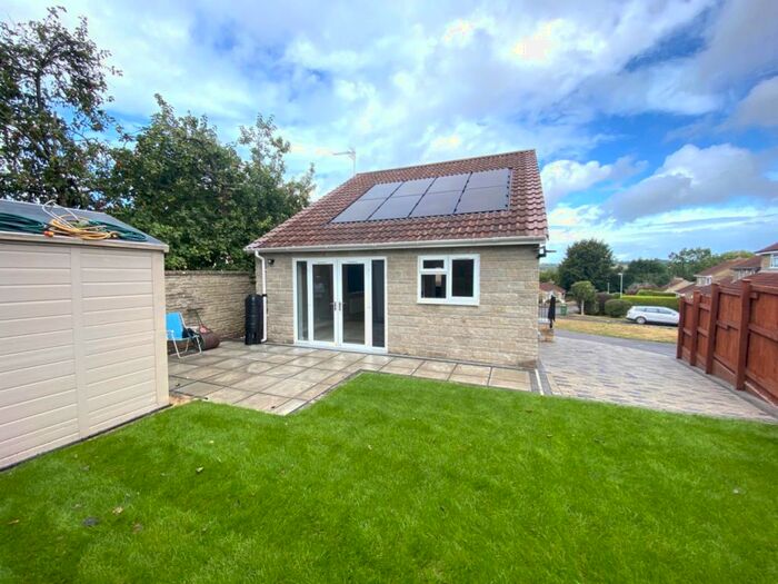 2 Bedroom Detached Bungalow To Rent In Paulton, Bristol, BS39
