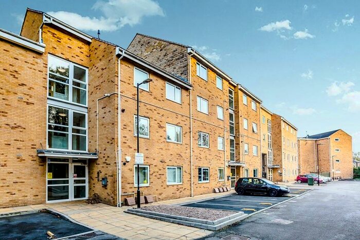 2 Bedroom Apartment To Rent In Halifax Road, Birchencliffe, Huddersfield, HD3